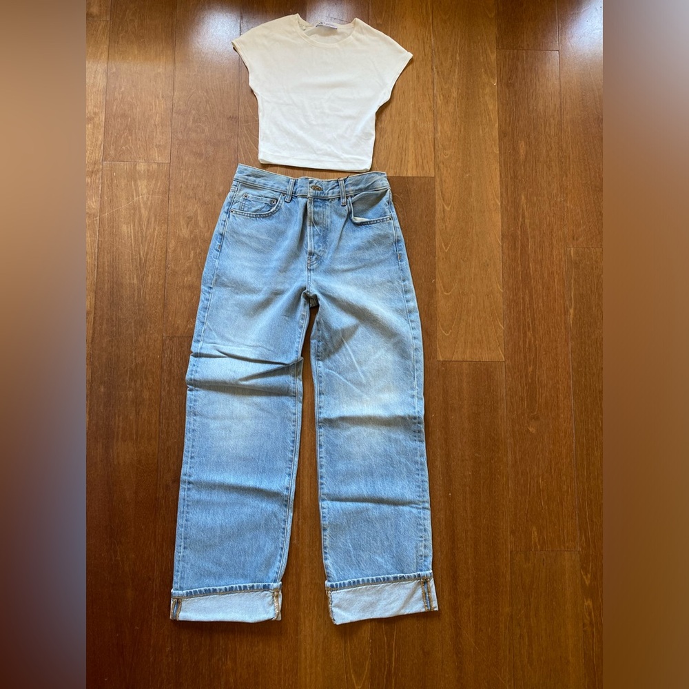 Zara the loose fit bag Jean size 4 bleached blue . Perfect for summer color bnwt